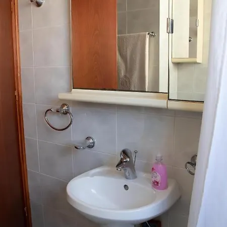 Апартаменты Luxury Apartment, Near Pinikoudes Ларнака