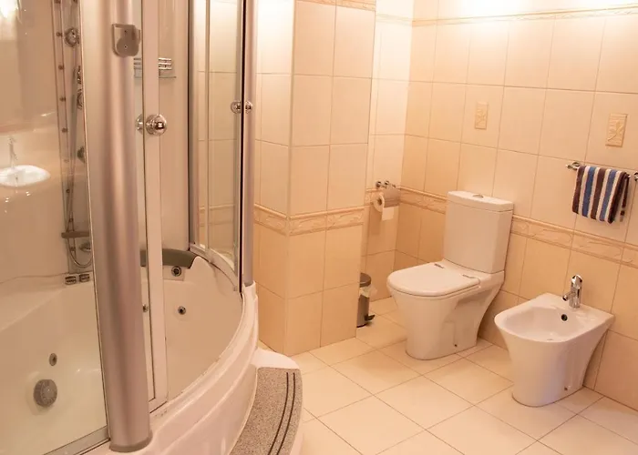 Luxury Apartment, Near Pinikoudes