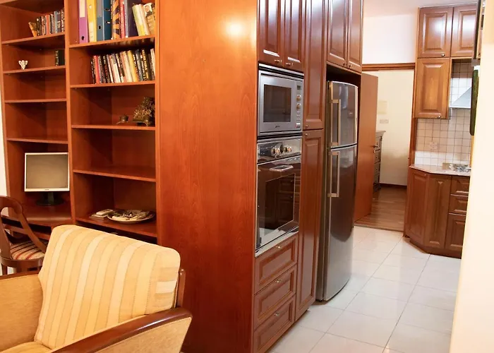 Luxury Apartment, Near Pinikoudes Apartment Larnaca