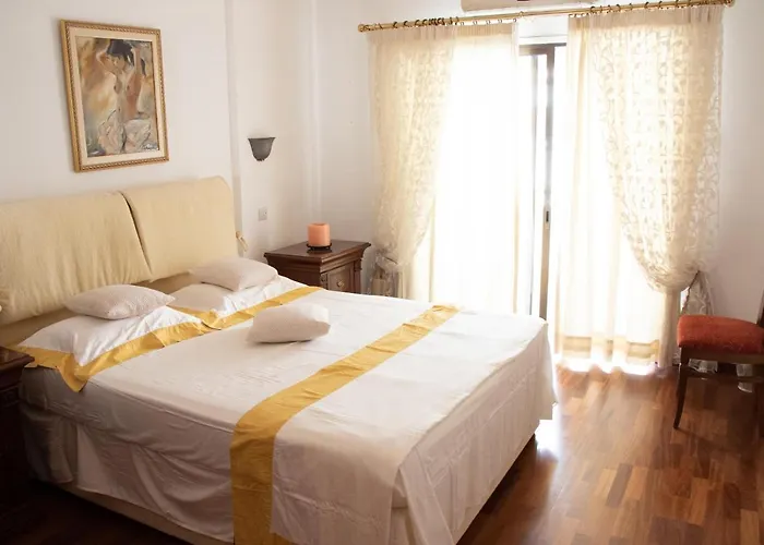 Luxury Apartment, Near Pinikoudes Apartment Larnaca